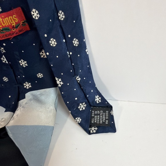 Silk Necktie holiday hallmark Yule tide greetings Polar Bear and Reindeer - Picture 7 of 7